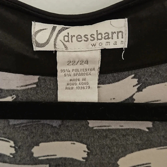 CLEARANCE - Dressbarn 3/4 sleeve top with tie in back‎ - Picture 3 of 4